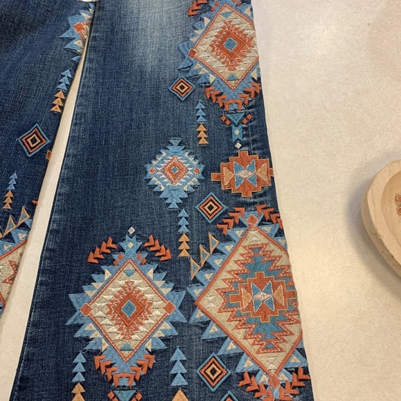 NWT Grace in LA small flair with embroidered detail - Picture 3 of 3